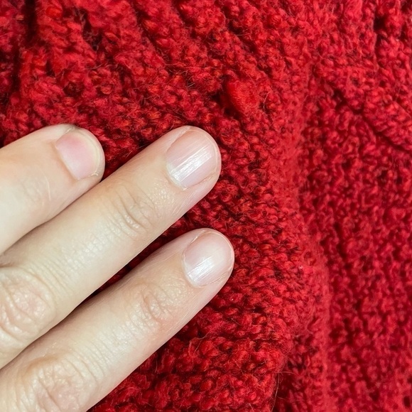 American Eagle crimson red chunky knit warm cozy winter fall holiday sweater - Picture 7 of 10
